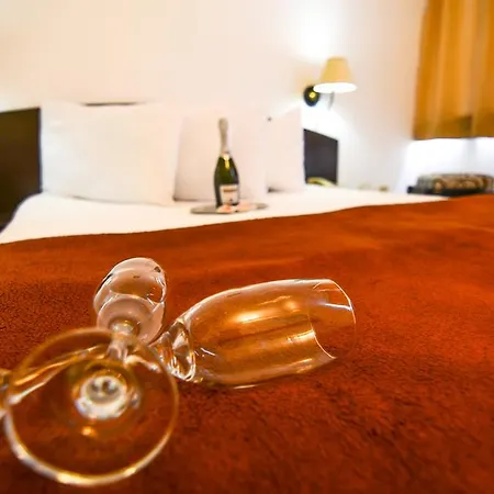 Hotel Perla Mamaia Beach 3*